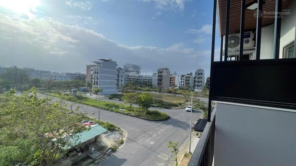 Bán căn hộ 5 tầng + 1 tum kđt công nghệ cao fpt