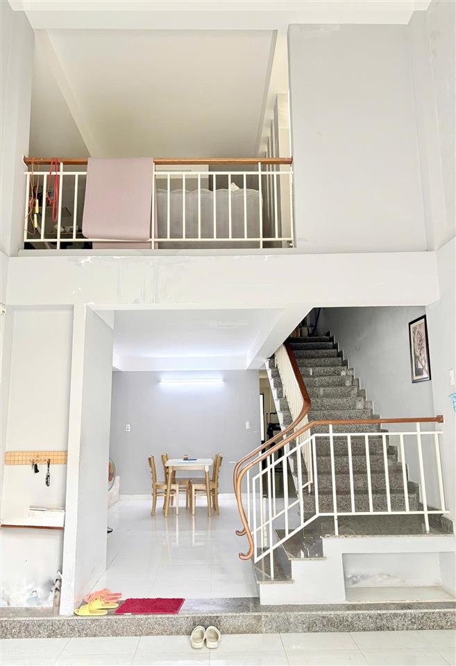 Bán đất tặng nhà 2 tầng mặt tiền đường hoàng thế thiện
