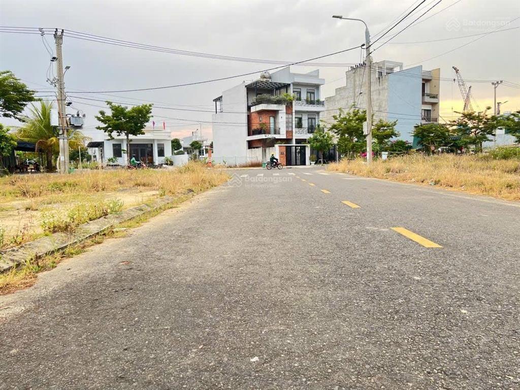 Đất bờ quan 20 thông sông, gần góc đường thông anh đức