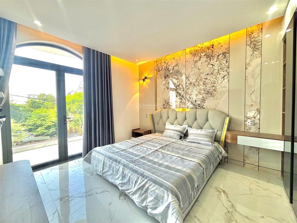 Bán nhà tân cổ điển mới xây vip sát trần nam trung đường 7m5 gần tttm aeon mall hoà xuân