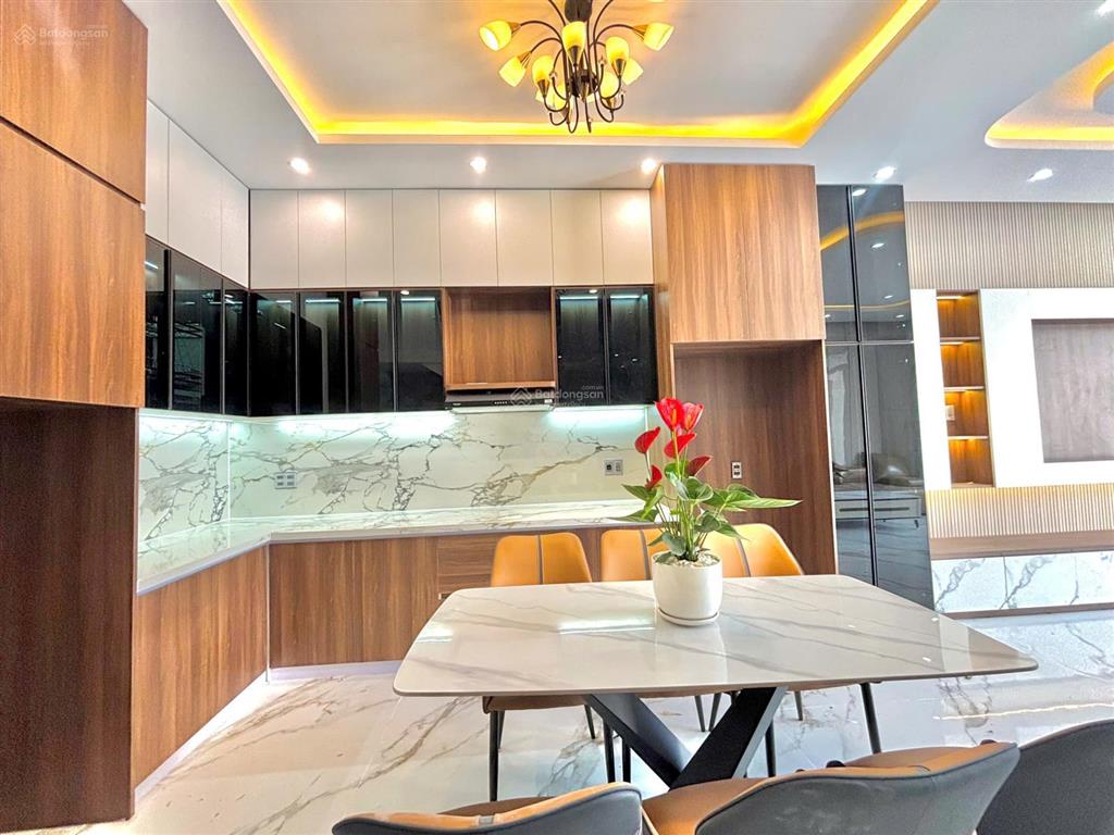 Bán nhà tân cổ điển mới xây vip sát trần nam trung đường 7m5 gần tttm aeon mall hoà xuân