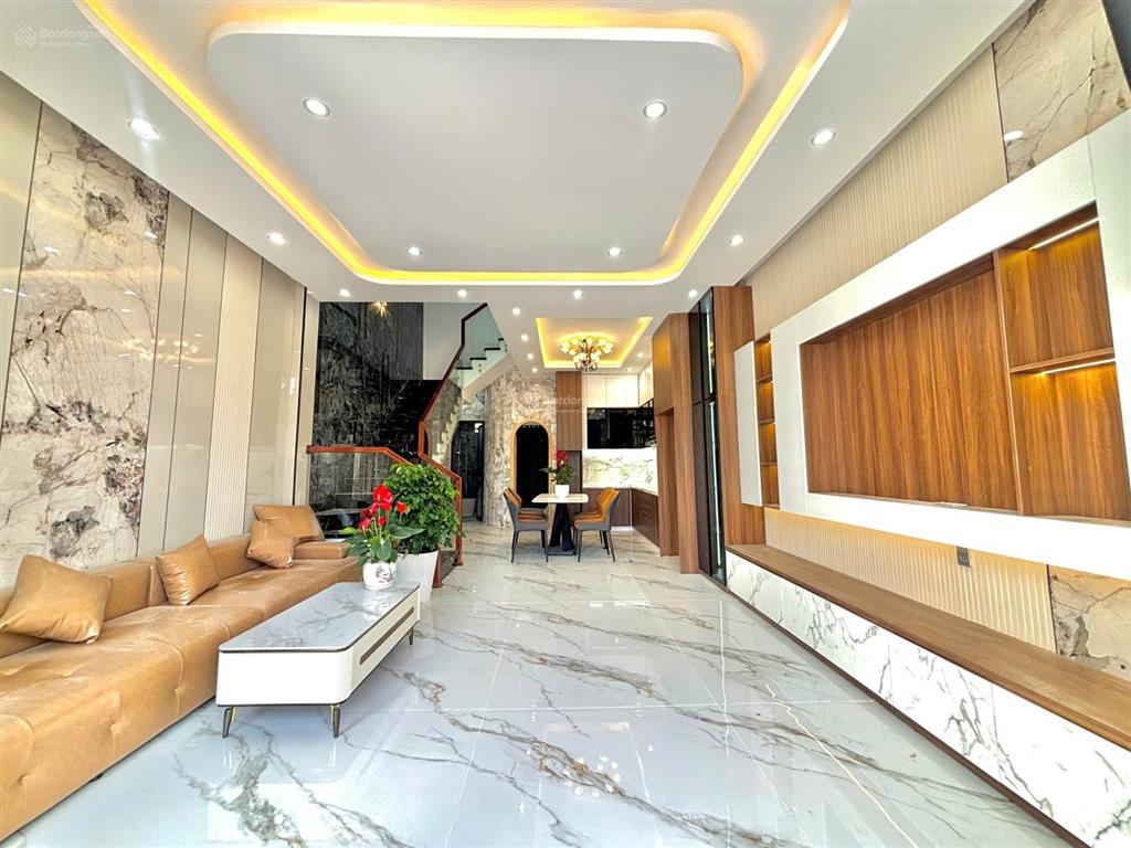 Bán nhà tân cổ điển mới xây vip sát trần nam trung đường 7m5 gần tttm aeon mall hoà xuân