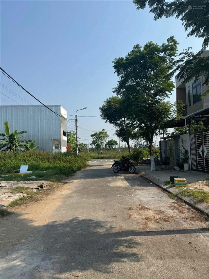 Cần bán lô đất bờ đằm 5 khu bến xe đức long