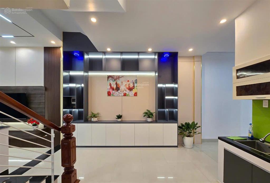 Nhà 3 tầng văn tiến dũng đối diện công viên, tiềm năng khai thác cao