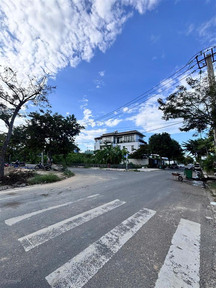 Bán lô góc 2 mặt tiền nguyễn đình thi và lê hồng sơn khu đảo vip giá thương lượng chính chủ