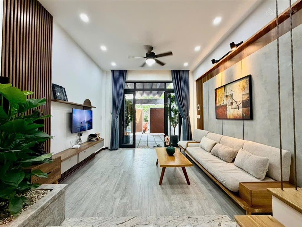 Bán nhà hiện đại mới xây sau lưng biển nguyễn tất thành, đà nẵng