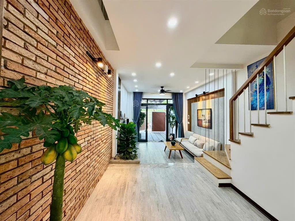 Bán nhà hiện đại mới xây sau lưng biển nguyễn tất thành, đà nẵng