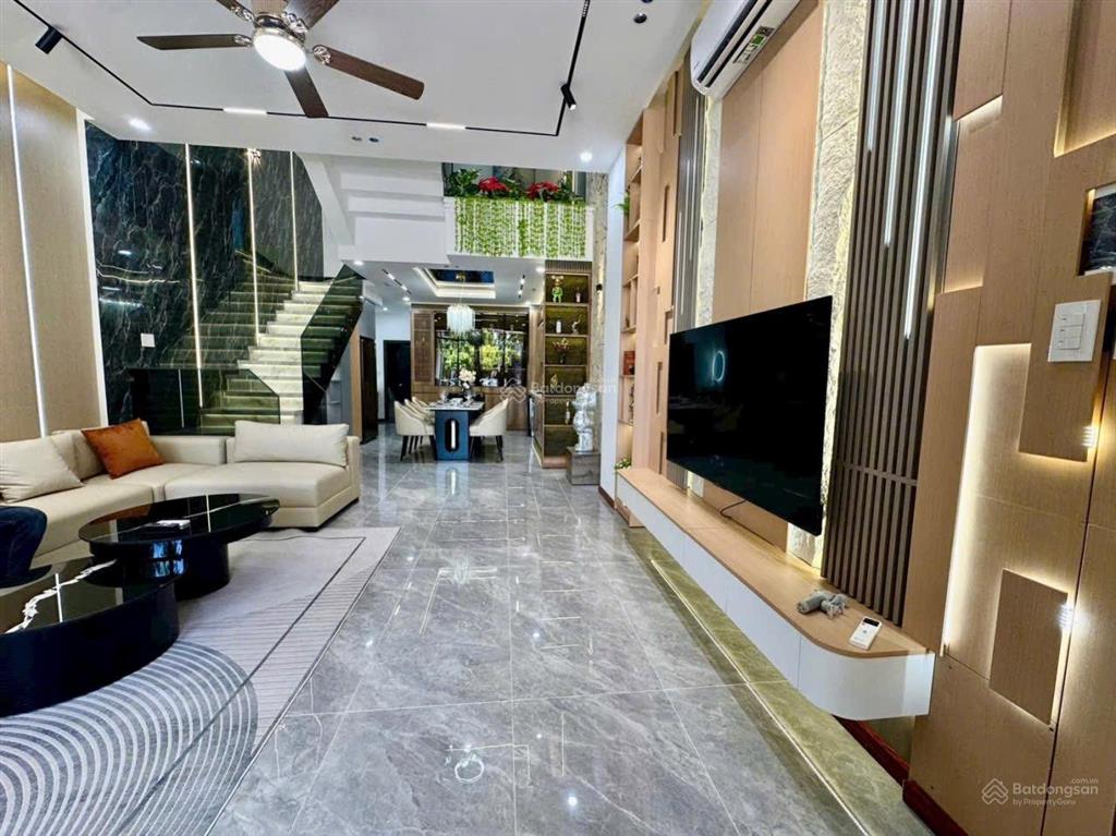 Bán nhà 3 tầng mặt tiền thanh lương 19, hòa xuân, đà nẵng đối diện công viên