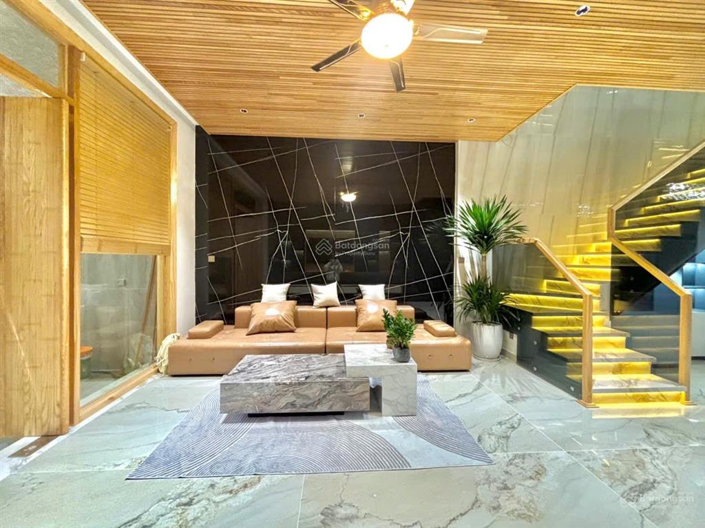 Cần bán nhà 3 tầng hiện đại luxury sát lê quảng chí, đối lưng võ chí công, hòa xuân