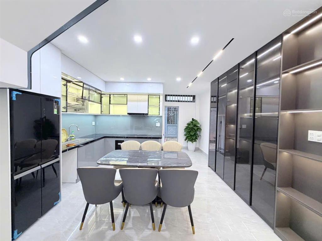 Bán nhà 3 tầng mặt tiền đường 7m5 nguyễn thúy  sát kinh dương vương & hồ tùng mậu