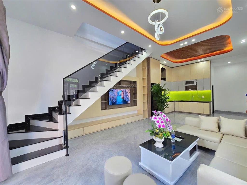 Bán nhà 2 tầng kiệt tôn đản kiệt 4m, có sân đậu ô tô thoải mái
