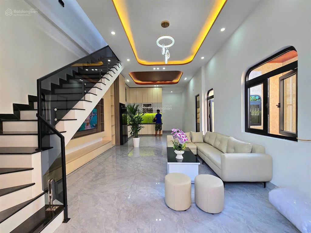 Bán nhà 2 tầng kiệt tôn đản kiệt 4m, có sân đậu ô tô thoải mái