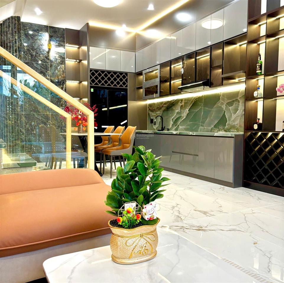 Cần bán nhà mới xây hiện đại đường vũ miên  đối lưng phạm hùng và quốc lộ 1a chỉ vào ở