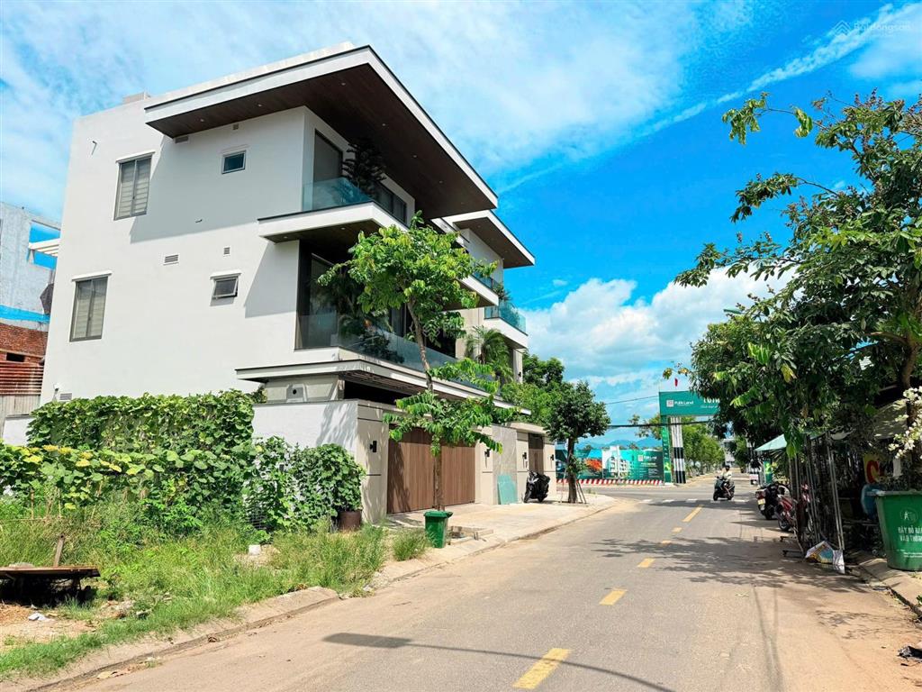 Bán đất trần minh tông  sát biển nguyễn tất thành  tp đà nẵng