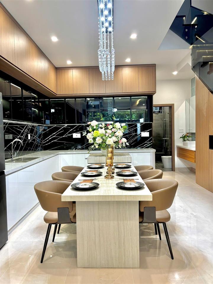 Bán nhà 3 tầng mặt tiền cẩm chánh 5 hòa xuân, tp đà nẵng