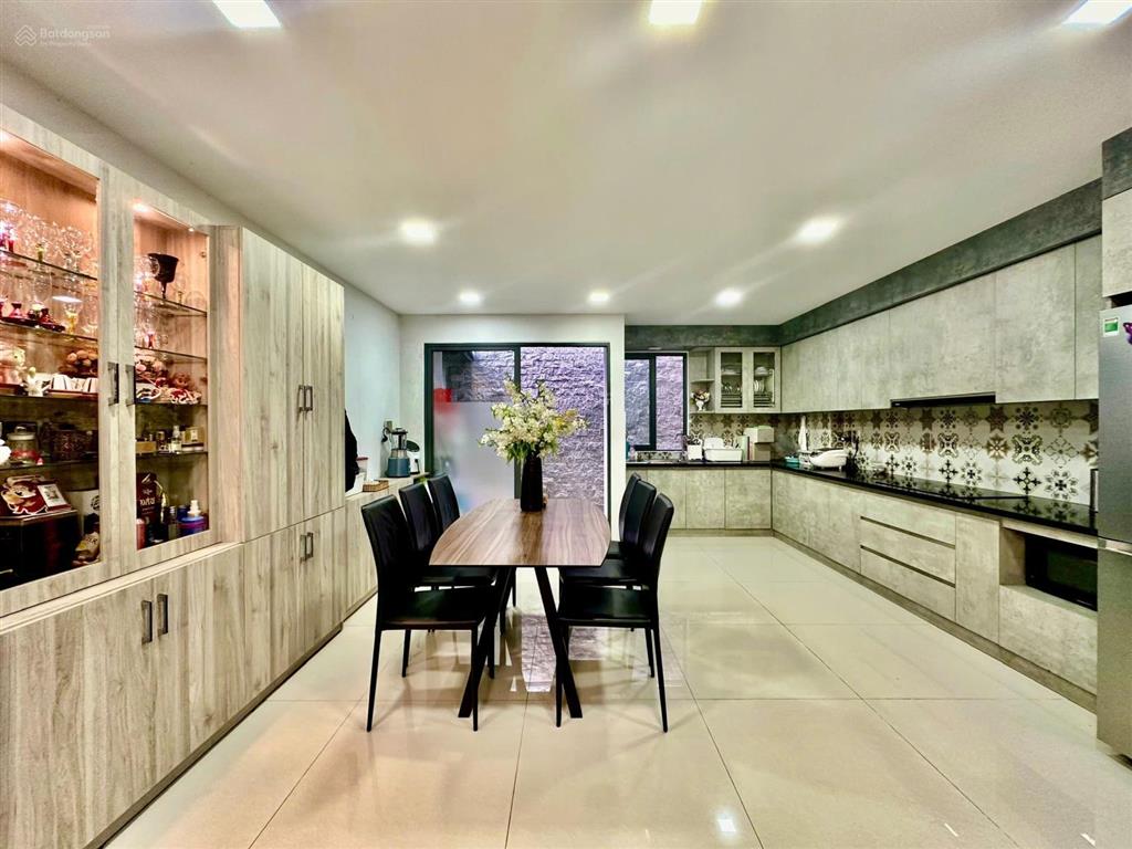 Cần bán nhanh nhà 3 tầng mặt tiền ngô huy diễn  đảo 1, khu vip hòa xuân, đà nẵng