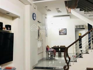 Bán nhà 2 tầng đúc kiên cố vị trí đẹp trần đình long, đối diện khu biệt thự thăng long