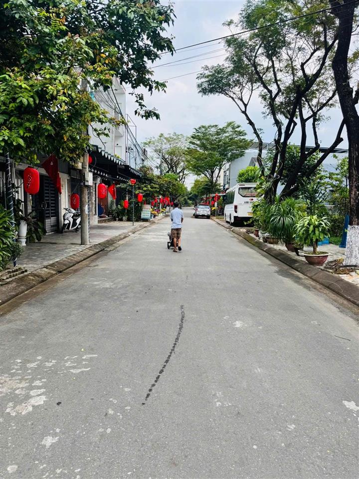 Bán đất 2 mặt tiền  diện tích lớn sát biển nguyễn tất thành  đà nẵng