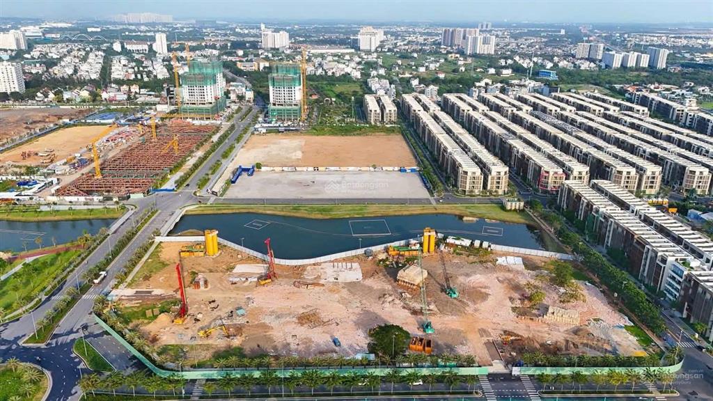 Căn góc 3pn, tầng có mảng xanh riêng tại masteri grand view the global city