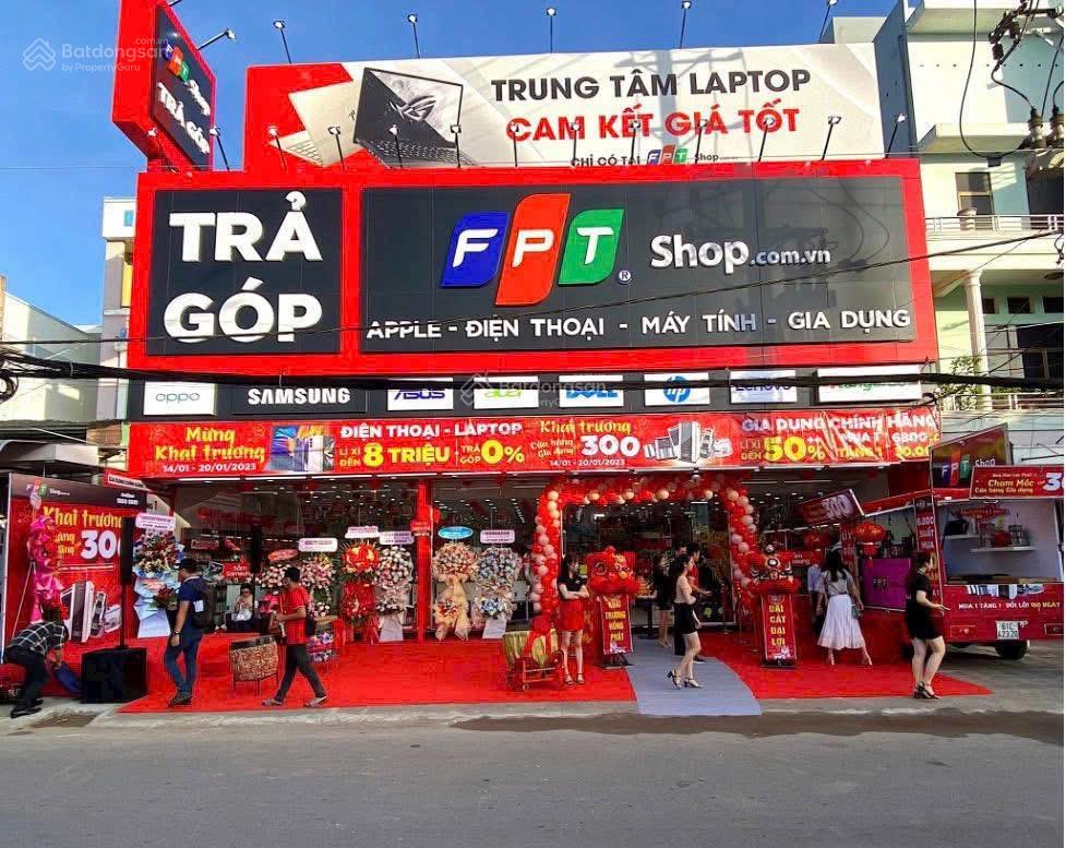 Cho thuê nhà mặt phố chùa bộc, nhà đẹp phố 180m2 x 2 tầng mặt tiền 12m vuông vắn, nhận nhà ngay