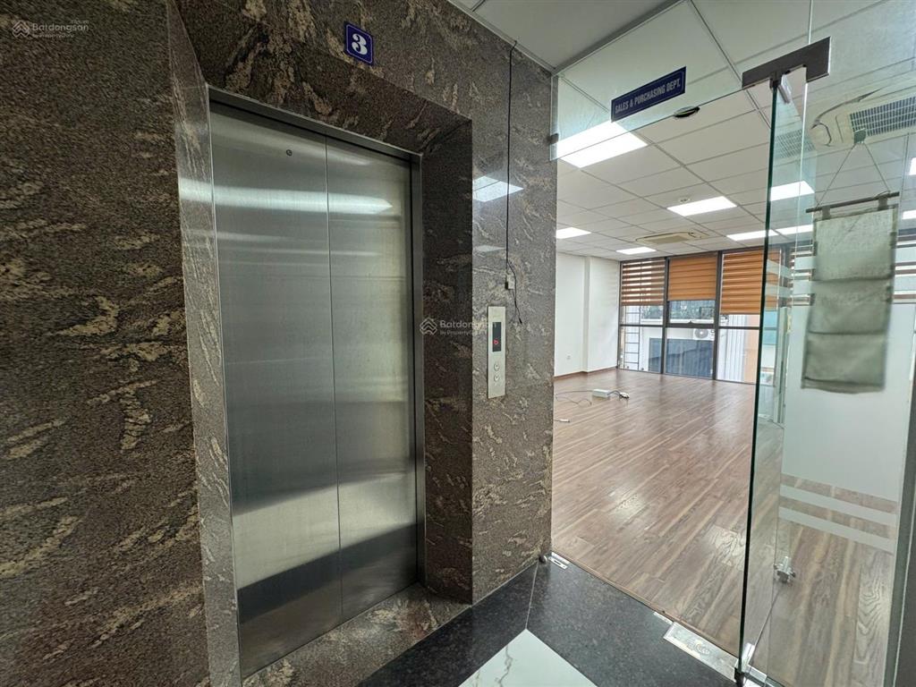 Cho thuê nhà mặt phố thái hà siêu vip lô góc 60m mặt tiền rộng 550m2 x 7 tầng nổi và 2 hầm