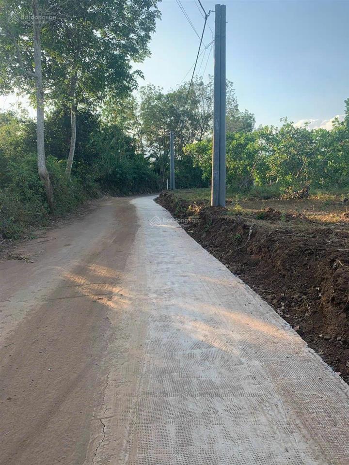 Bán đất 500m2 sát đuong tl 770b,giá 700 triệu tại suối tre, cách nhựa 800m
