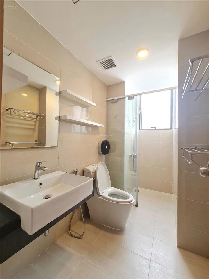 Cần bán nhanh căn hộ 3 phòng ngủ tại sky center 5b phổ quang, diện tích 97m2  giá bán 8,3 tỷ