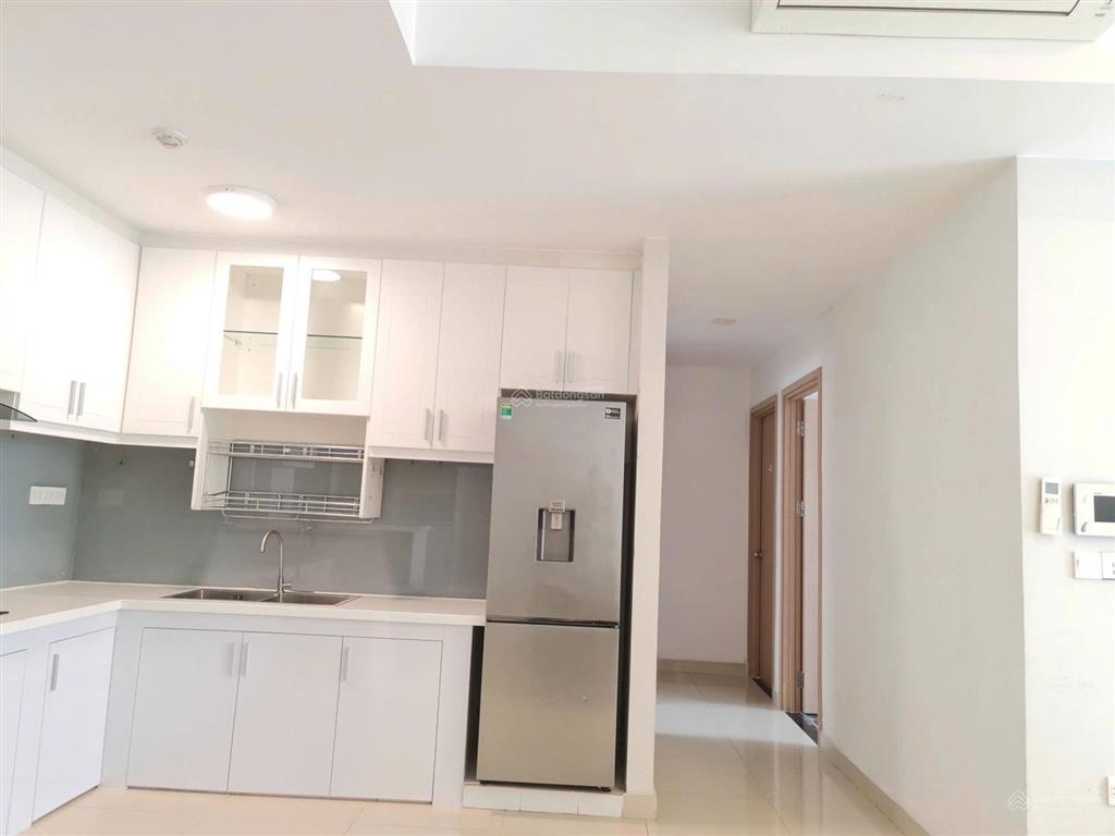 Cần bán nhanh căn hộ 3 phòng ngủ tại sky center 5b phổ quang, diện tích 97m2  giá bán 8,3 tỷ