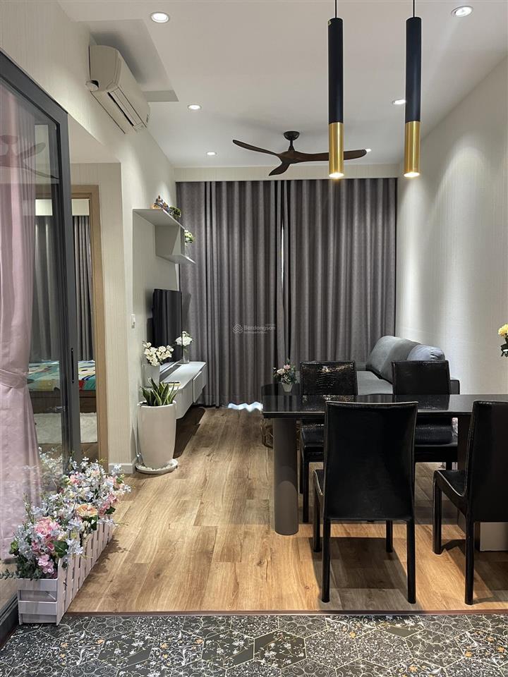 Bán nhanh căn hộ 2 phòng ngủ tại golden mansion phú nhuận, dt 50m2  giá bán 4,5 tỷ bao phí