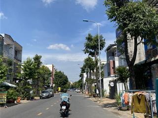 Chỉ 12,3 tỷ có ngay. nhà phố 3 tầng. 115m2. mt đường d2. tăng nhơn phú a.