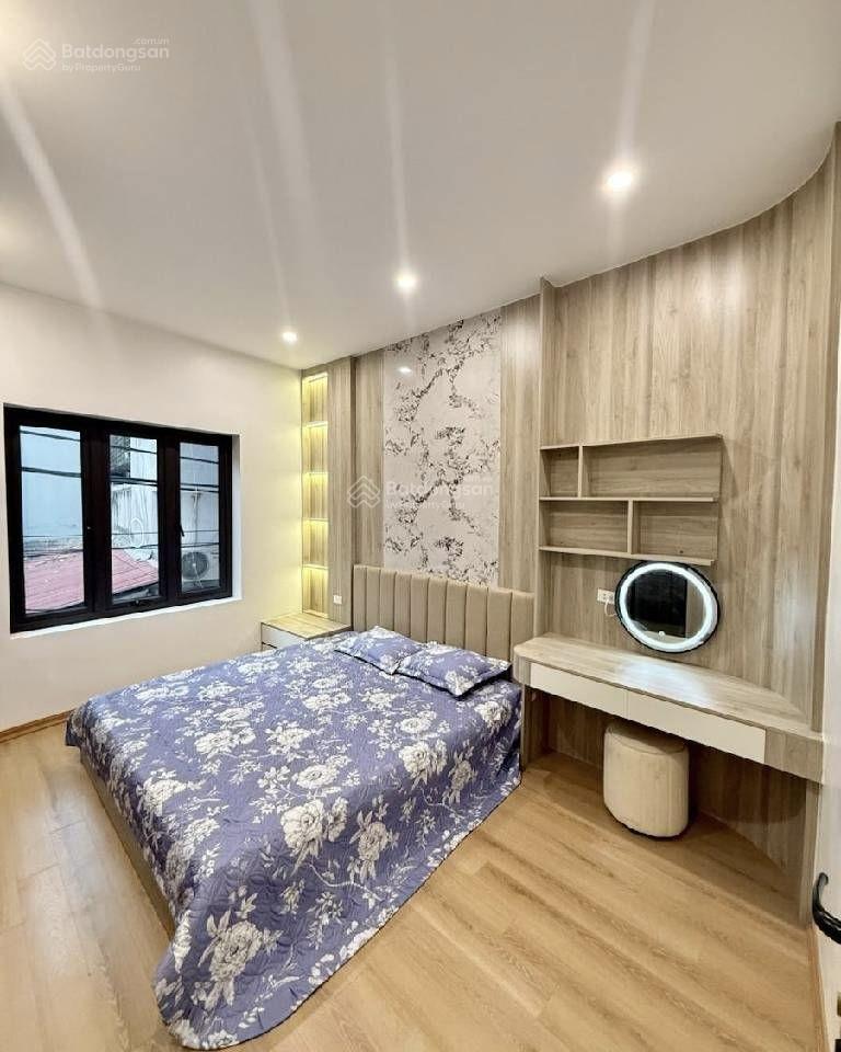 Ngõ thông kinh doanh. trung tâm quận thanh xuân 40m2 x 5 tầng chỉ hơn 11tỷ.