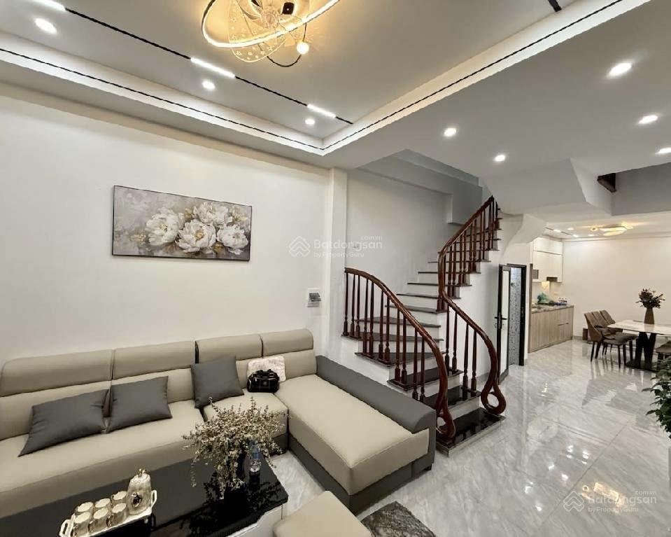 Ngõ thông kinh doanh. trung tâm quận thanh xuân 40m2 x 5 tầng chỉ hơn 11tỷ.