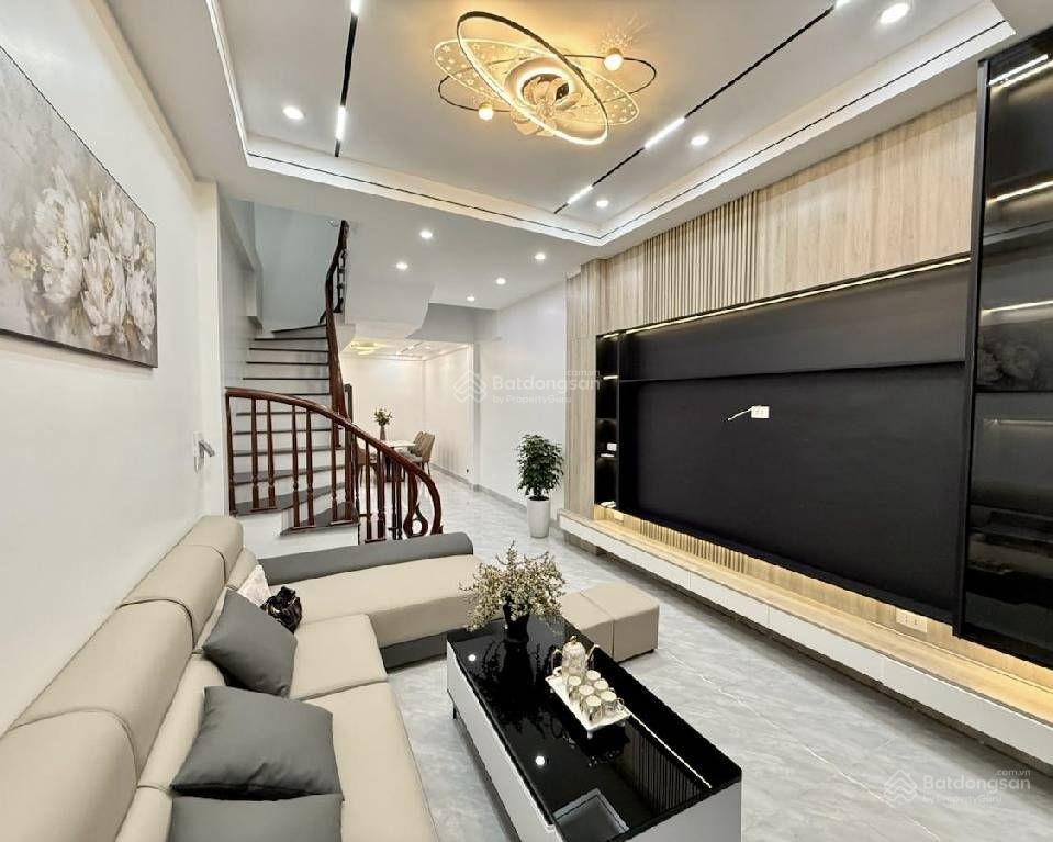 Ngõ thông kinh doanh. trung tâm quận thanh xuân 40m2 x 5 tầng chỉ hơn 11tỷ.