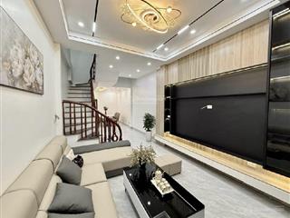 Ngõ thông kinh doanh. trung tâm quận thanh xuân 40m2 x 5 tầng chỉ hơn 11tỷ.