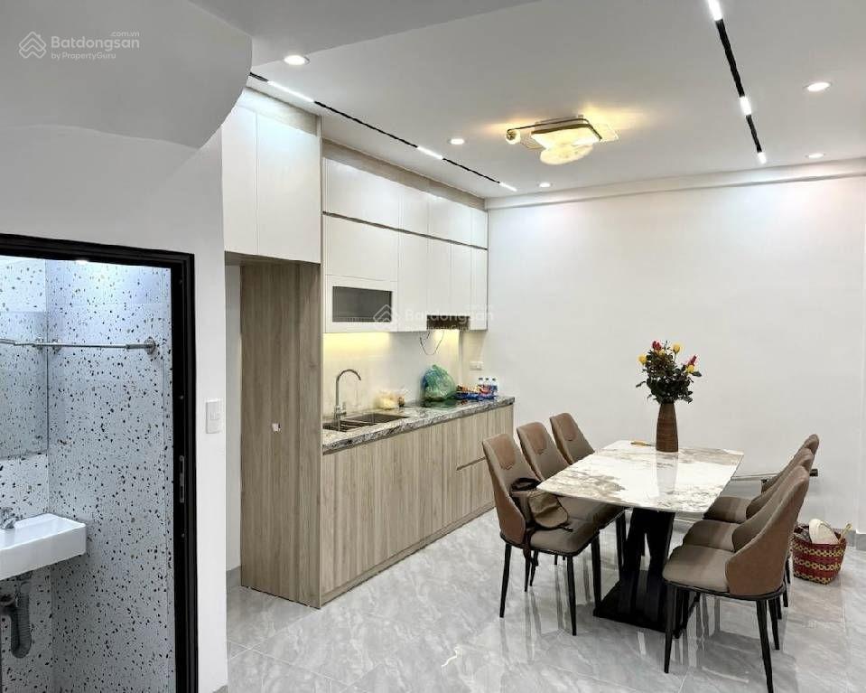 Ngõ thông kinh doanh. trung tâm quận thanh xuân 40m2 x 5 tầng chỉ hơn 11tỷ.