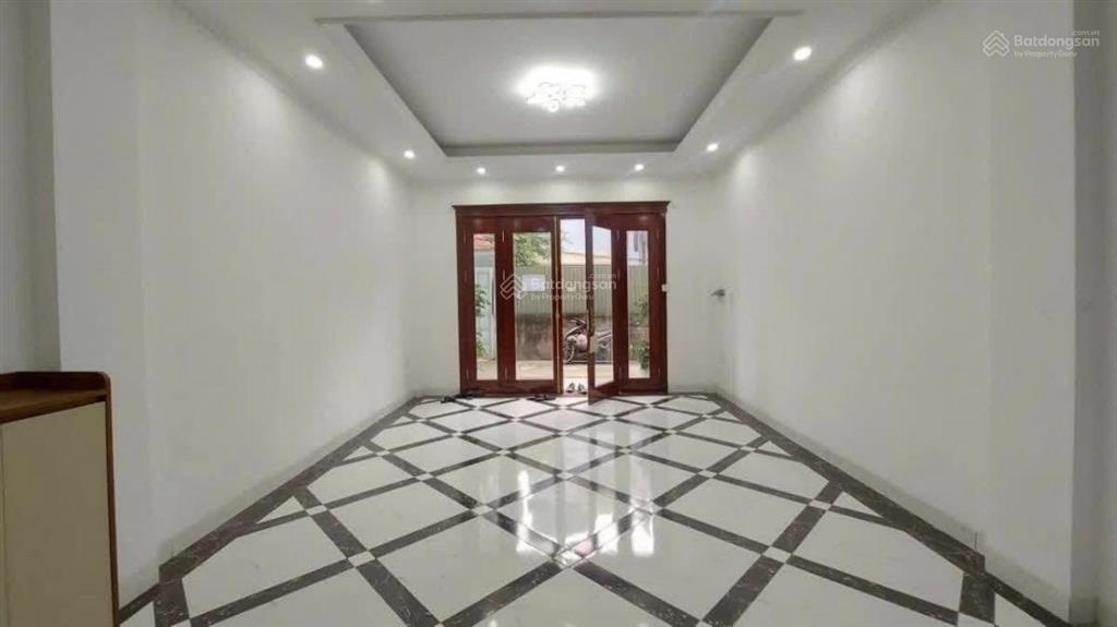 Oto vào nhà, tô vĩnh diện, thanh xuân. 40m2 x 7 tầng thang máy chỉ 15tỷ .  vị trí trung tâm quận