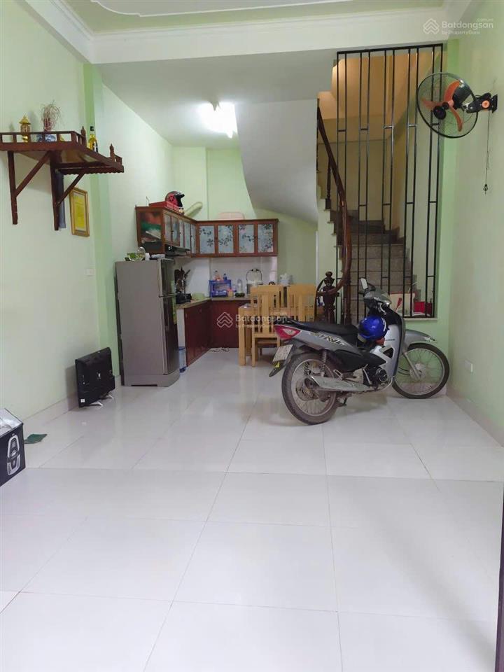 Cho thuê nhà riêng biệt 3 tầng phú đô