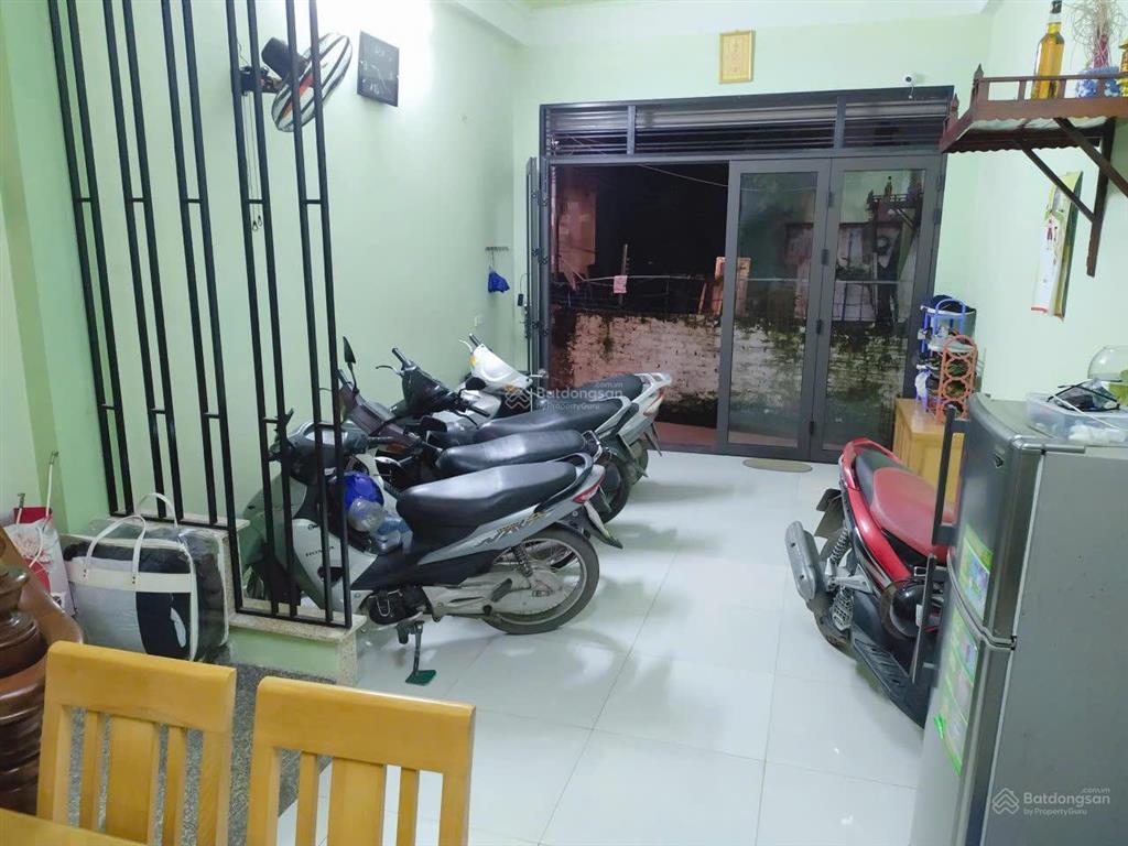 Cho thuê nhà riêng biệt 3 tầng phú đô