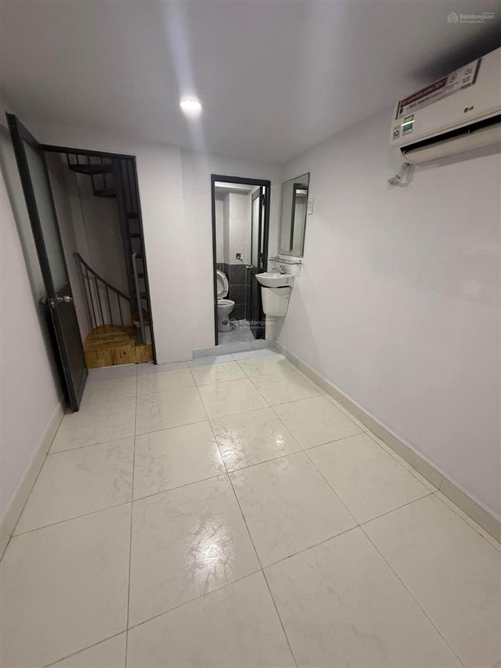 Nhà lô góc đường số 2 3 tầng giá chỉ 1.99 tỷ vị trí đẹp, gần phạm văn đồng công viên