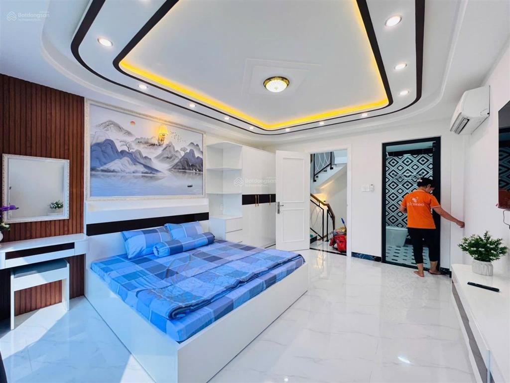 6.9 tỷ nhà mới 5 tầng đường số 7 phạm văn đồng