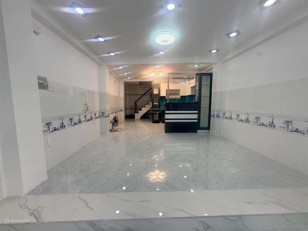 Dương quảng hàm nhà 5 tầng hẻm oto 7 chỗ ở ngay