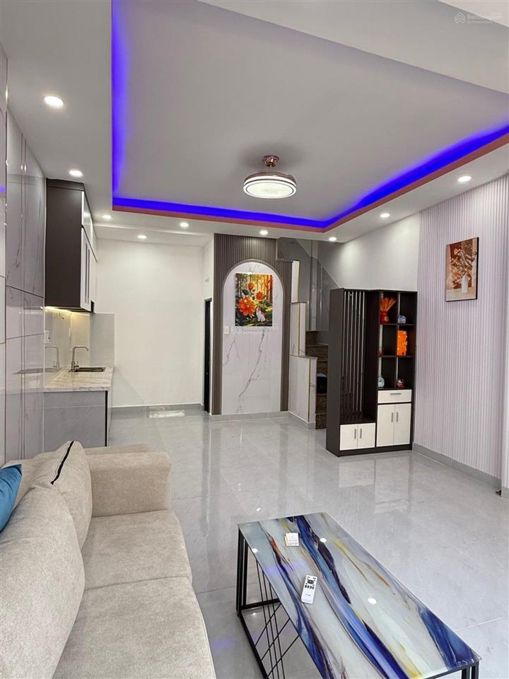 Chỉ 5.2 tỷ sở hữu nhà mặt tiền gần chợ gò vấp