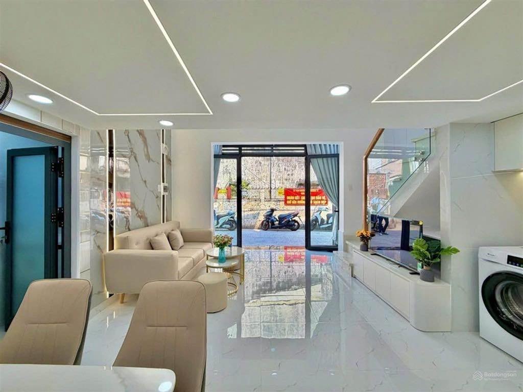 Lô góc hxh sát mặt tiền phan văn trị 33m chỉ 6.85 tỷ cn đủ
