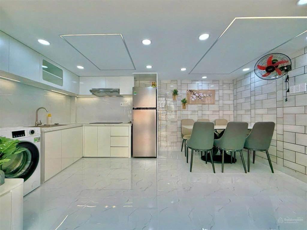 Lô góc hxh sát mặt tiền phan văn trị 33m chỉ 6.85 tỷ cn đủ