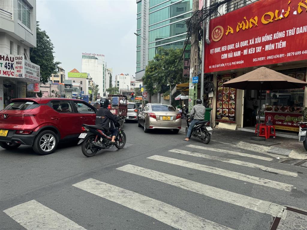 Bán nhà mặt tiền huỳnh văn bánh 4x8m 4 tầng giá chỉ 10 tỷ