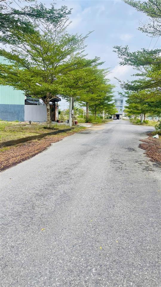 Hot! hot! 125m2 block d36 kđt 7b giá chỉ 2ty7 chủ cần tiền bán nhanh