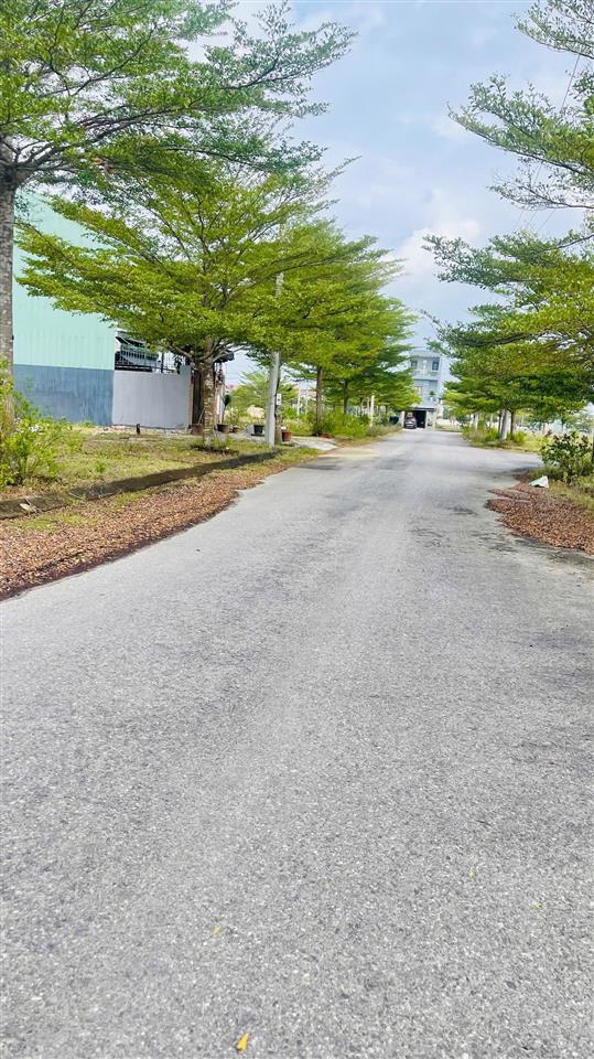 Hot! hot! 125m2 block d36 kđt 7b giá chỉ 2ty7 chủ cần tiền bán nhanh