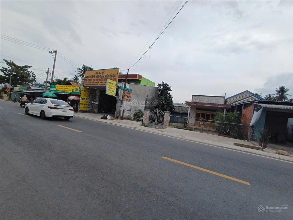 Nhà đất mặt tiền đt 885, lương phú, bến tre