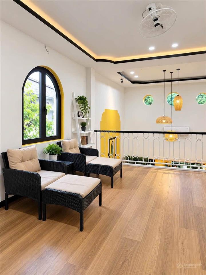 Cho thuê nhà 2 phòng ngủ đầy đủ nội thất mặt tiền thạch lam, đà nẵng
