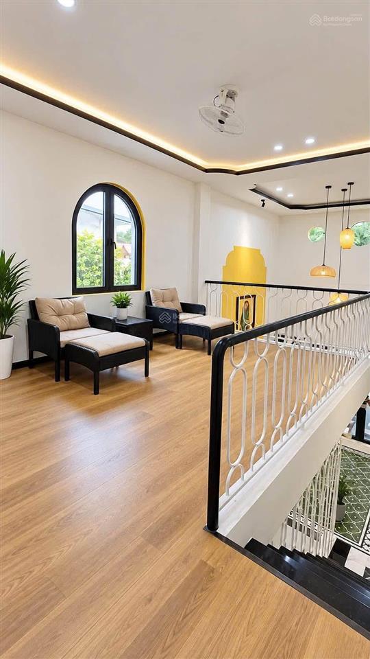 Cho thuê nhà 2 phòng ngủ đầy đủ nội thất mặt tiền thạch lam, đà nẵng